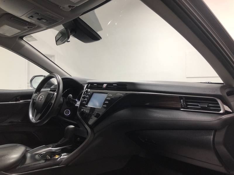 2019 Toyota Camry LE photo 12