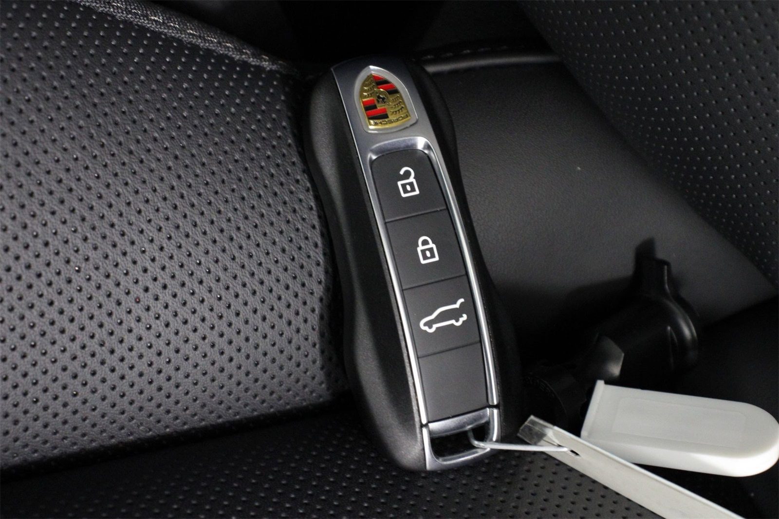 2026 Porsche Cayenne GTS photo 23