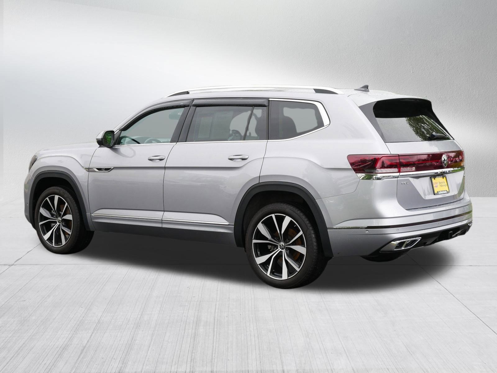 2024 Volkswagen Atlas SEL Premium R-Line photo 5