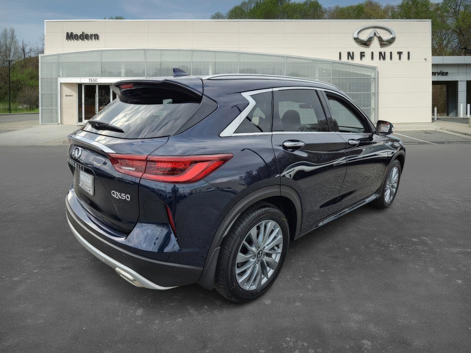 2025 Infiniti QX50 Luxe AWD photo 4