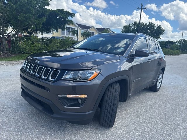 2021 Jeep Compass Latitude photo 2