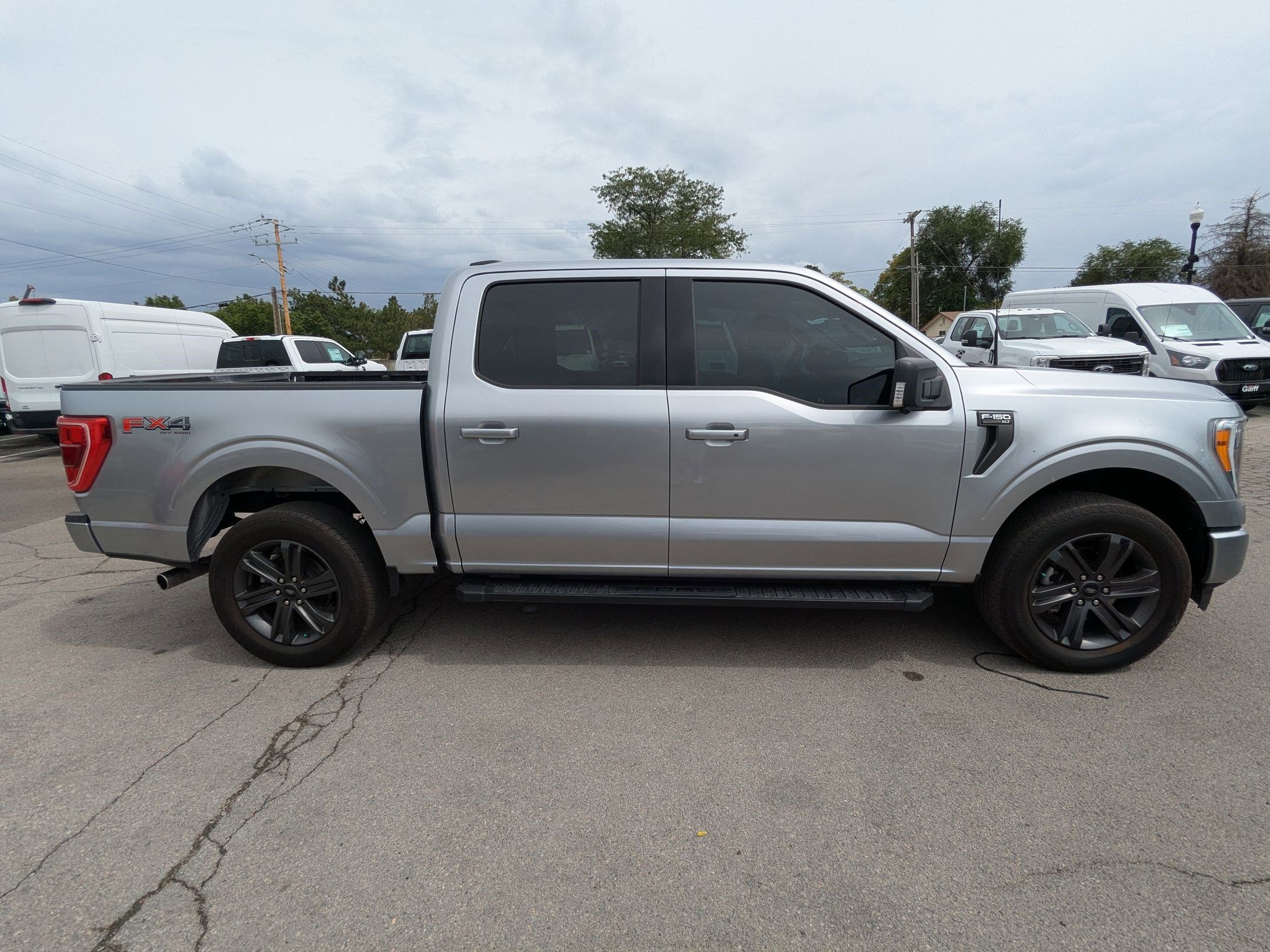 2023 Ford F-150 XLT photo 2