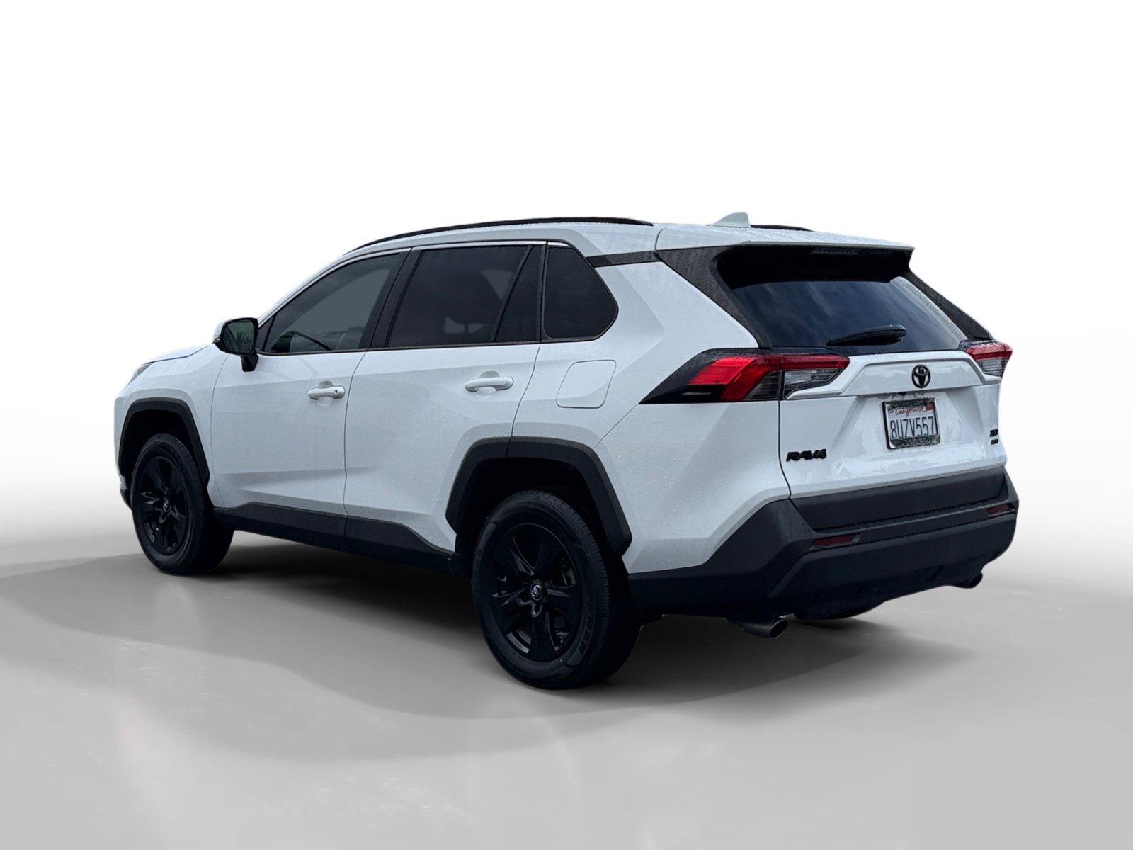 2021 Toyota RAV4 XLE photo 3