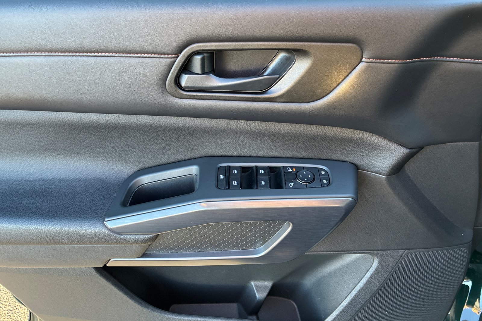 2023 Nissan Pathfinder Rock Creek photo 10
