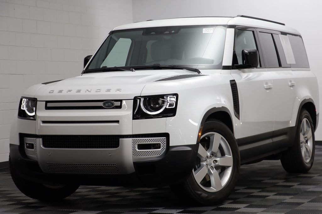 2025 Land Rover Defender S's photo