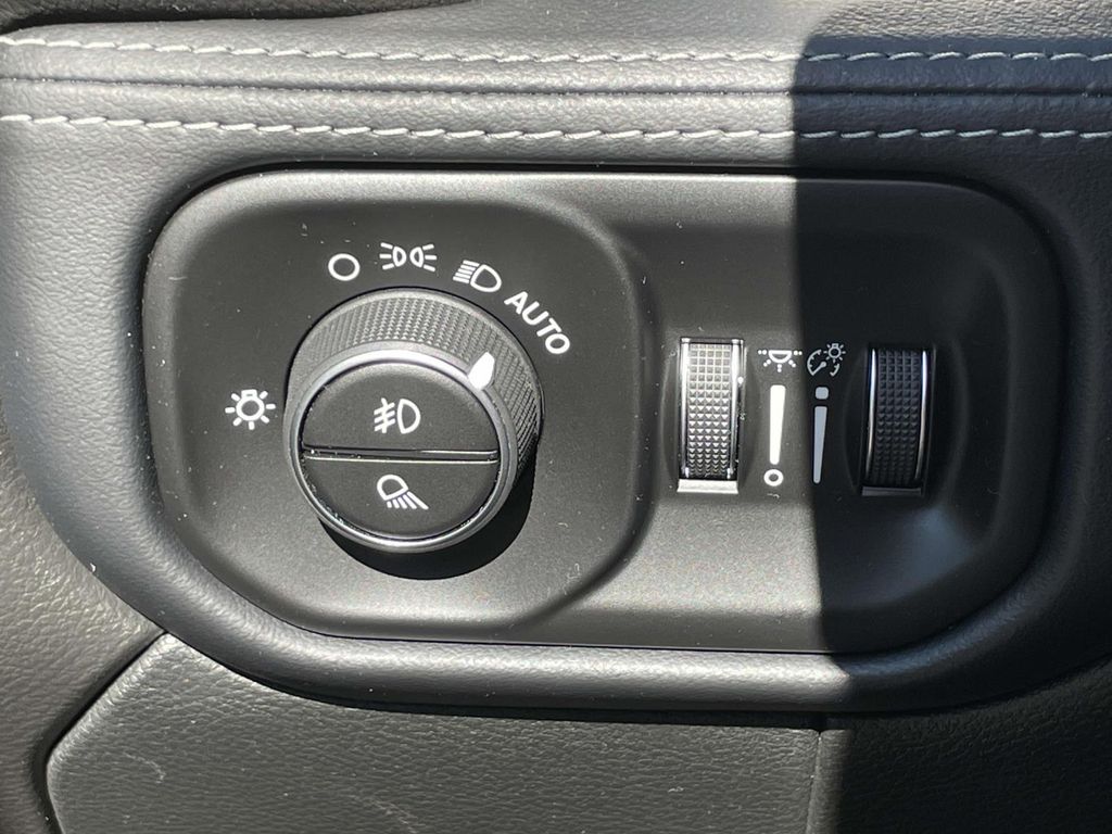2019 Ram 2500 Limited photo 37
