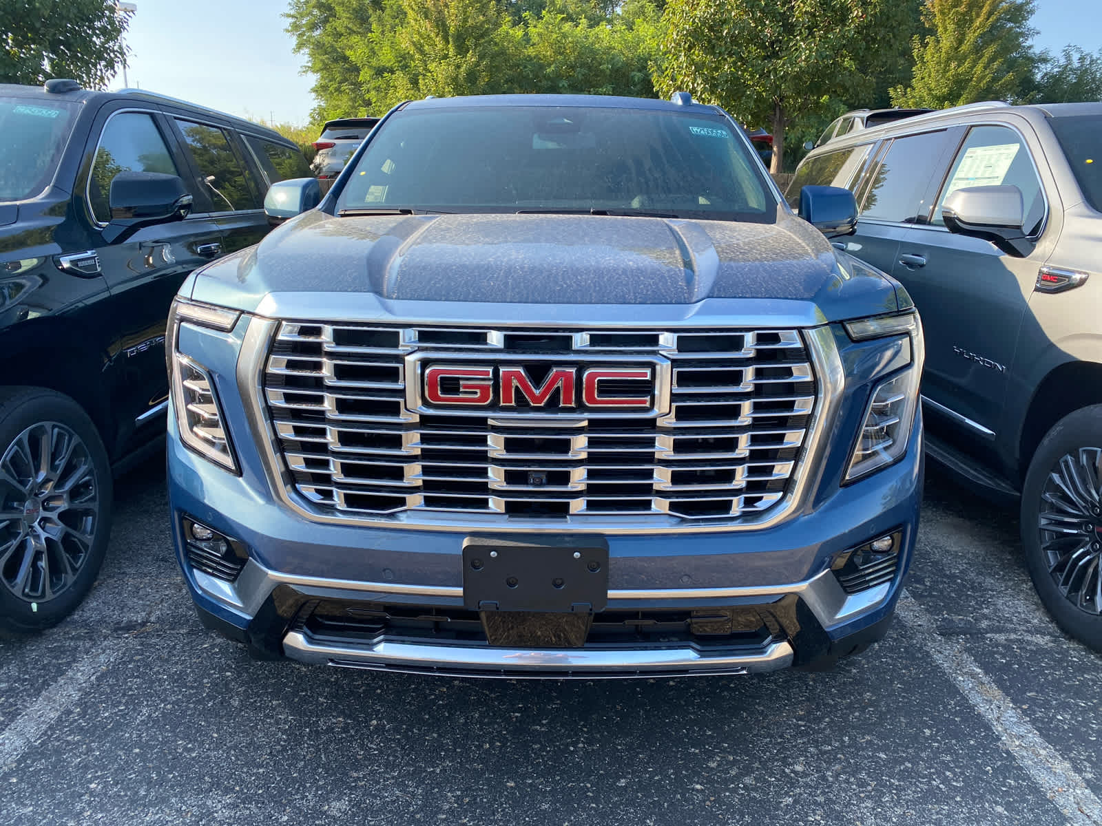2025 Gmc Yukon XL Denali photo 2