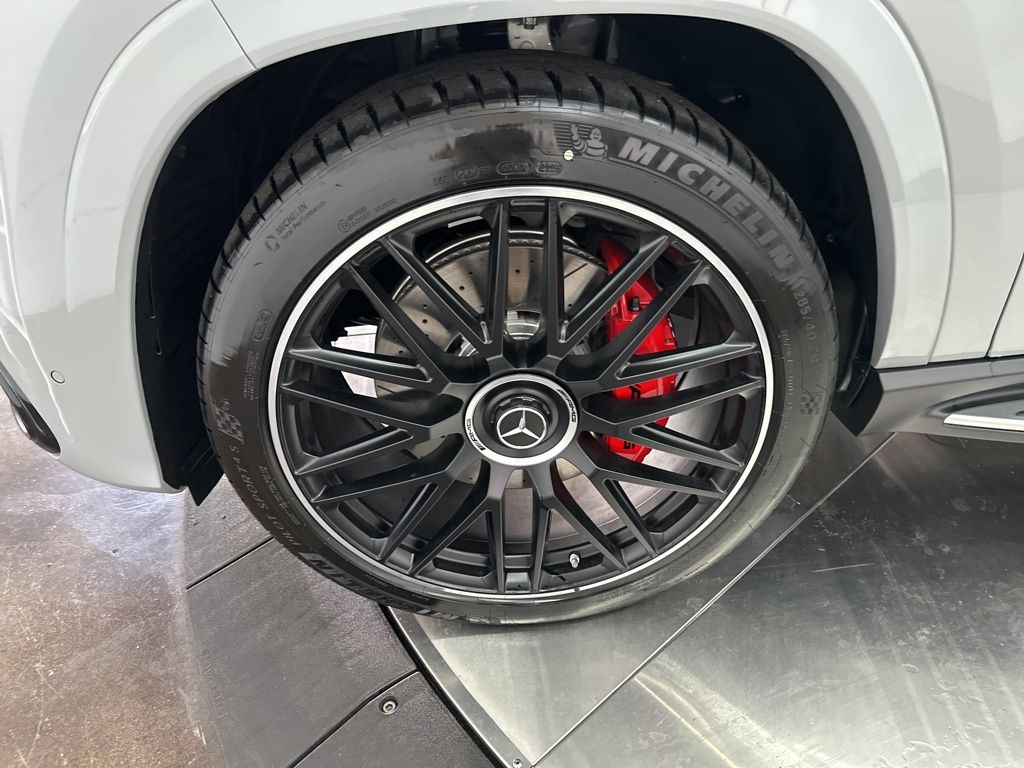 2026 Mercedes Benz GLS AMG 63 4MATIC photo 31