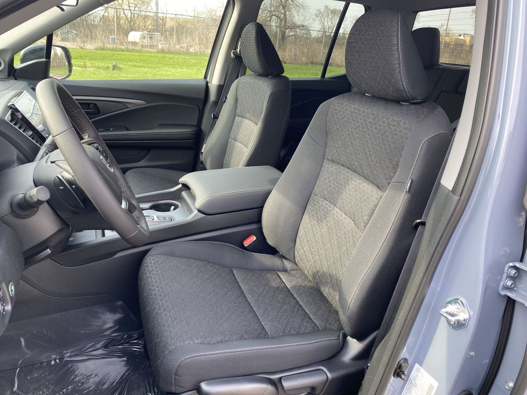 2025 Honda Ridgeline Sport photo 4