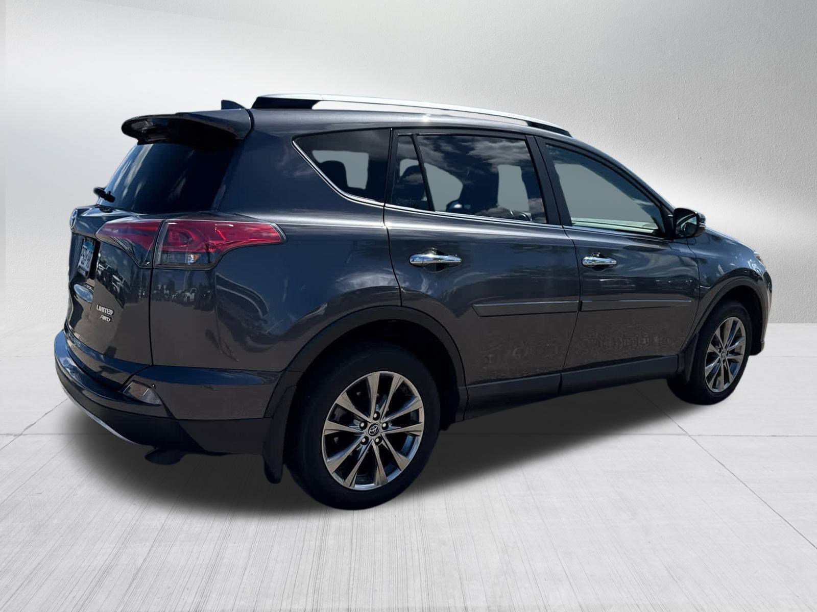 Used 2018 Toyota RAV4 Limited with VIN JTMDFREVXJJ725206 for sale in Brooklyn Center, Minnesota