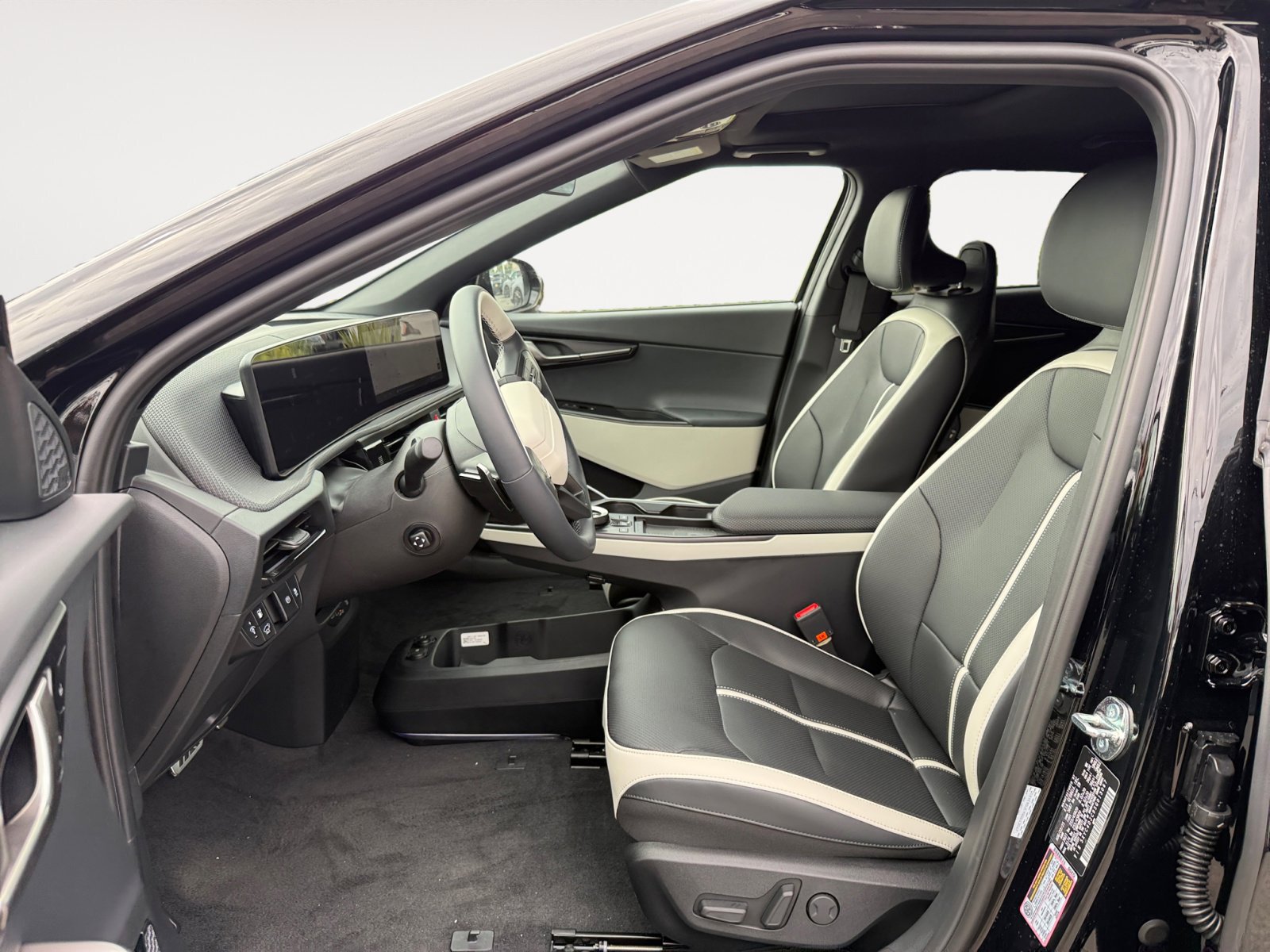 2025 Kia EV6 GT-Line photo 10