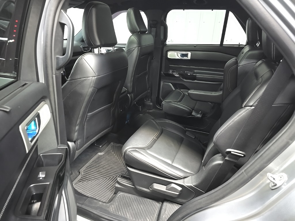 2022 Ford Explorer ST photo 31