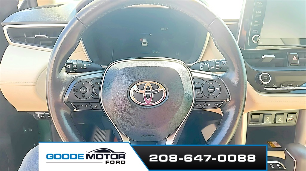 2022 Toyota Corolla Cross XLE photo 34