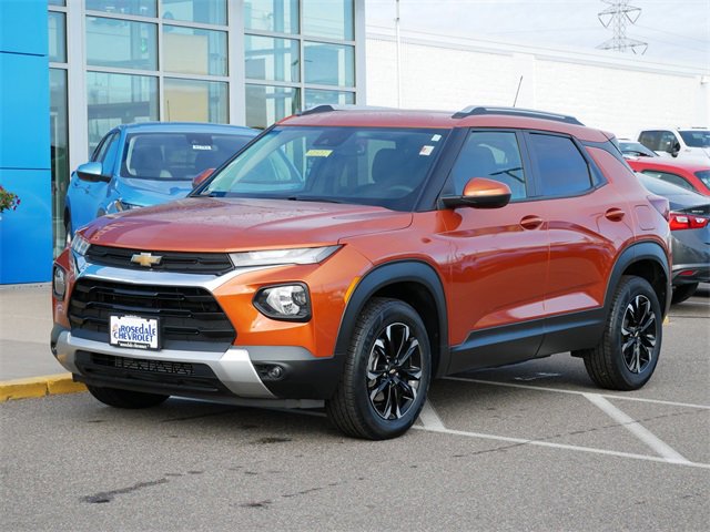 Used 2023 Chevrolet TrailBlazer LT with VIN KL79MRSL0PB129326 for sale in Roseville, Minnesota