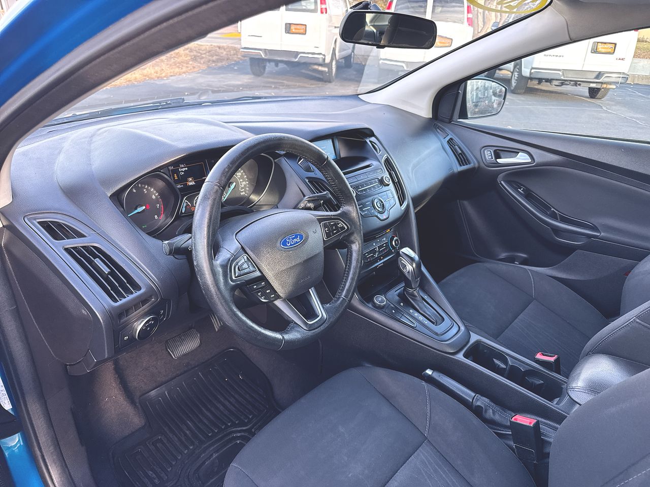 2016 Ford Focus SE photo 2