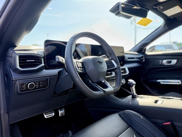 2025 Ford Mustang GT Premium photo 12