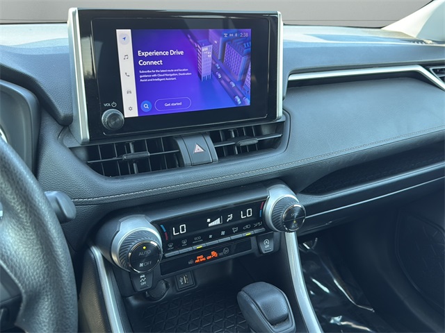 2023 Toyota RAV4 XLE photo 23