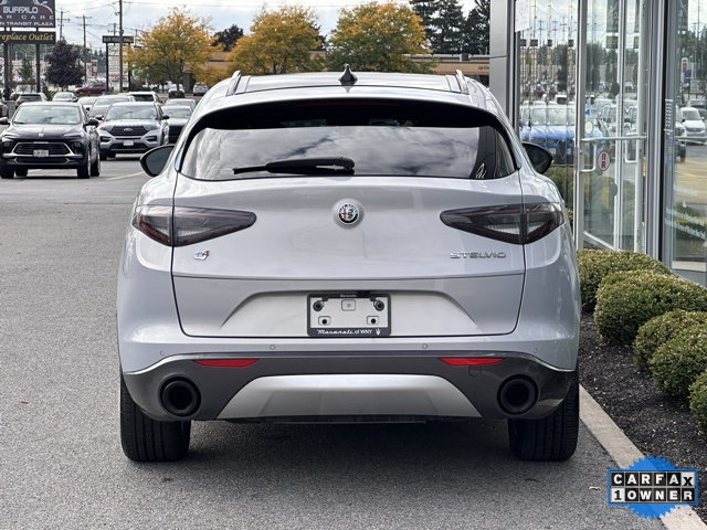 2024 Alfa Romeo Stelvio Ti photo 5