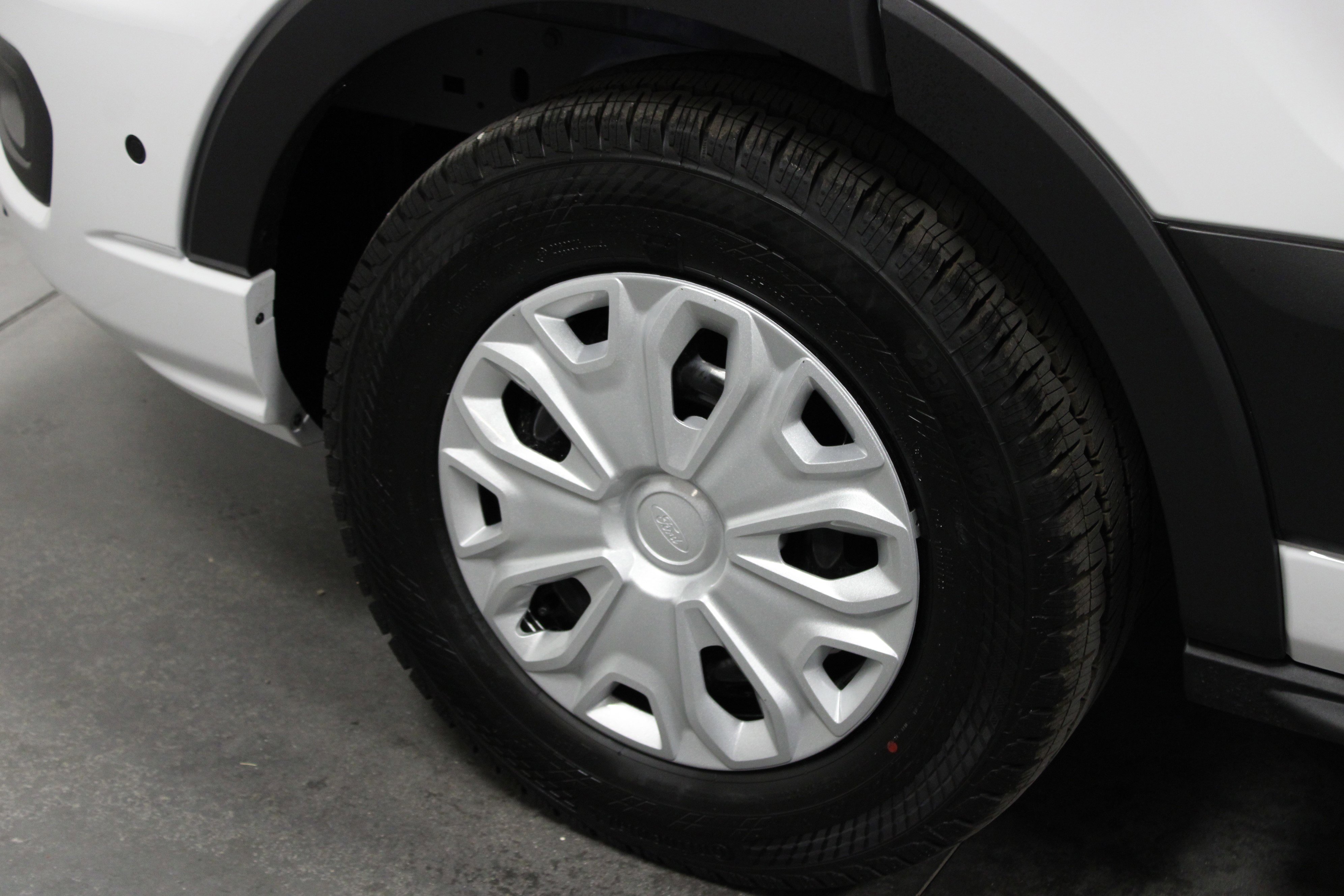 2025 Ford Transit Passenger XLT photo 9