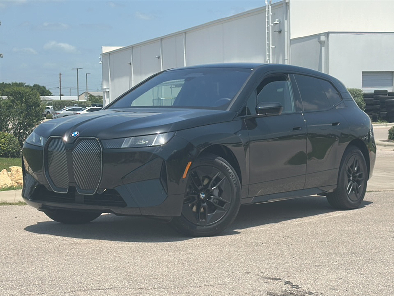 2026 Bmw iX photo 2