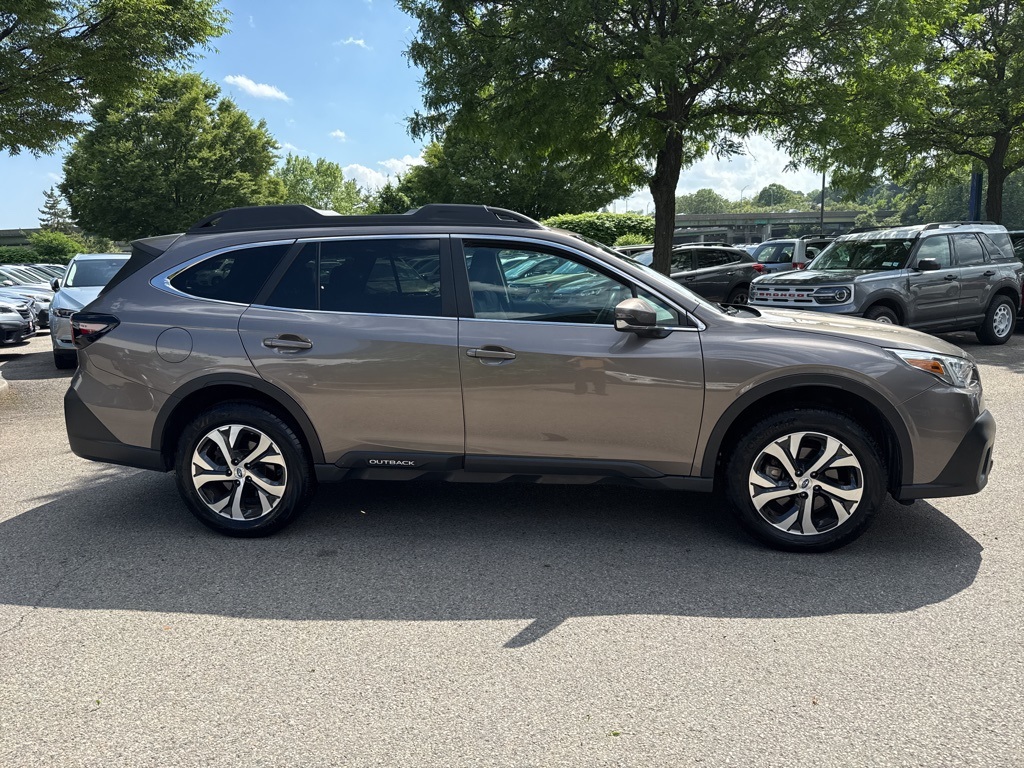 2022 Subaru Outback Limited photo 4