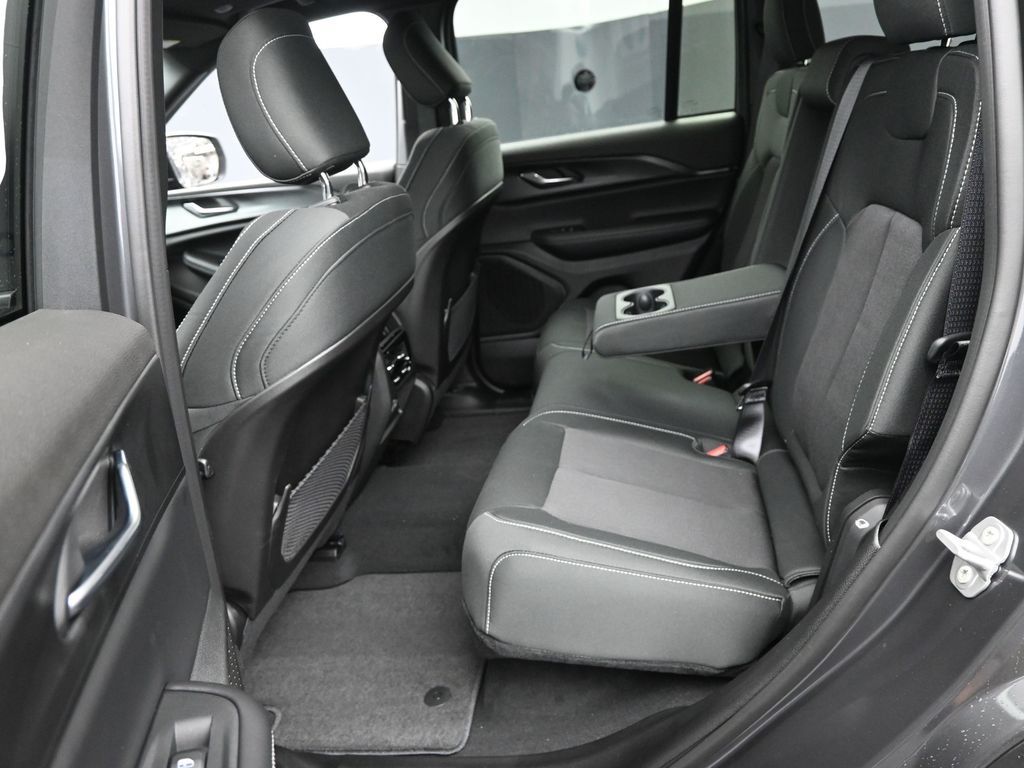 2025 Jeep Grand Cherokee Laredo X photo 10