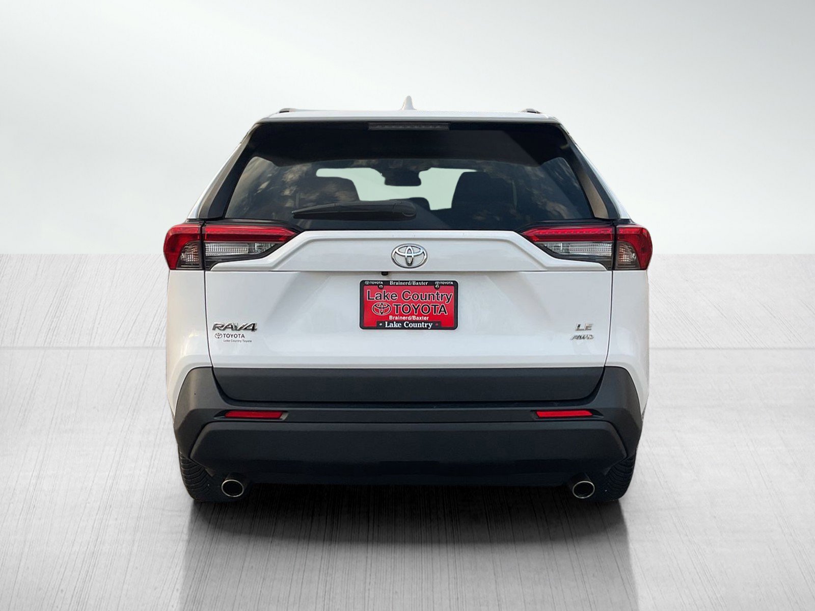 2020 Toyota RAV4 LE photo 4