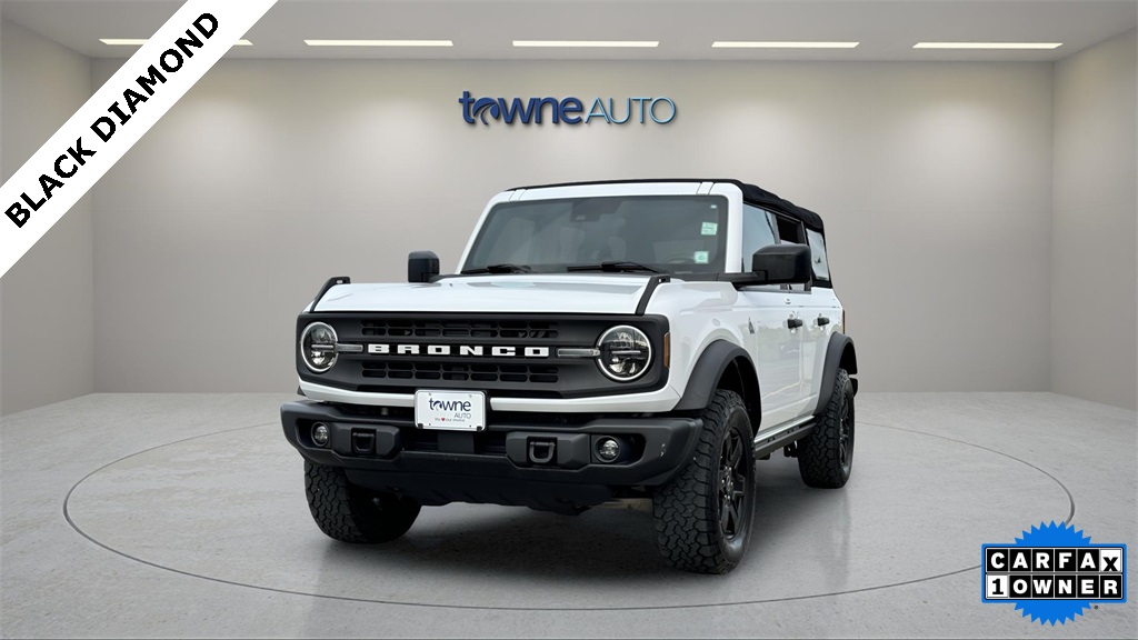 2022 Ford Bronco 4-Door Black Diamond's photo