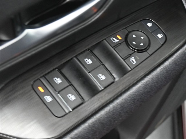 2025 Nissan Kicks SV photo 2