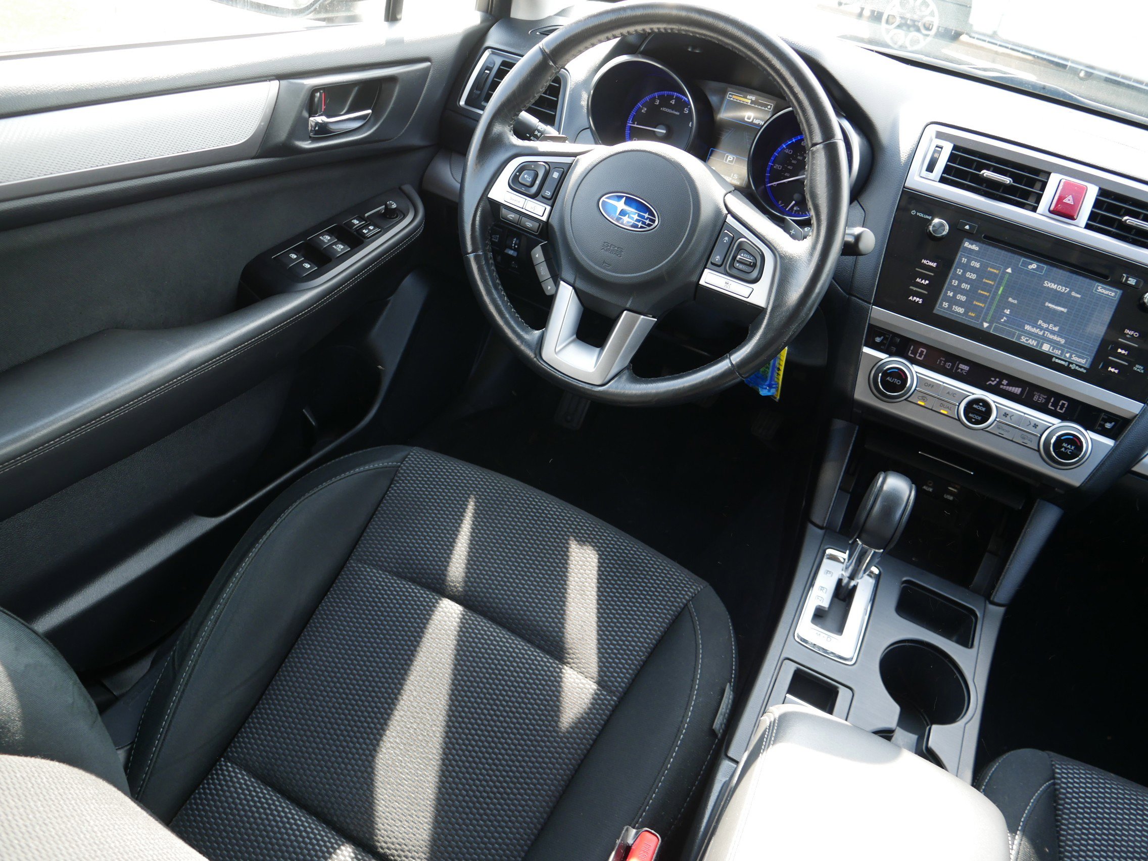 2015 Subaru Outback 2.5i Premium photo 9