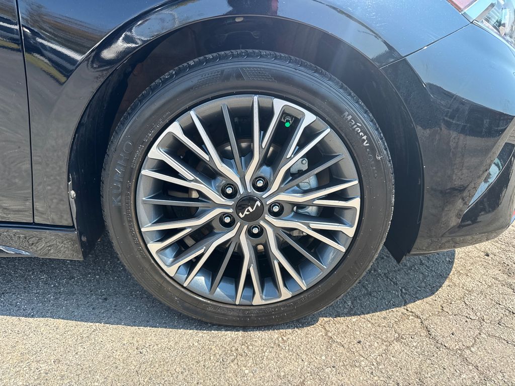 2024 Kia Forte GT-Line photo 10