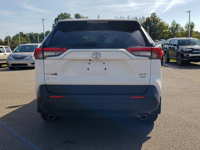 2022 Toyota RAV4 XLE photo 3