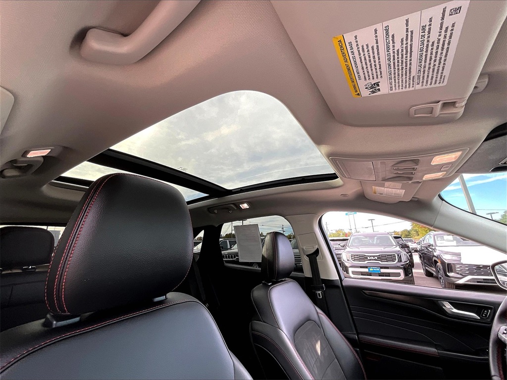 2022 Ford Escape SEL photo 19