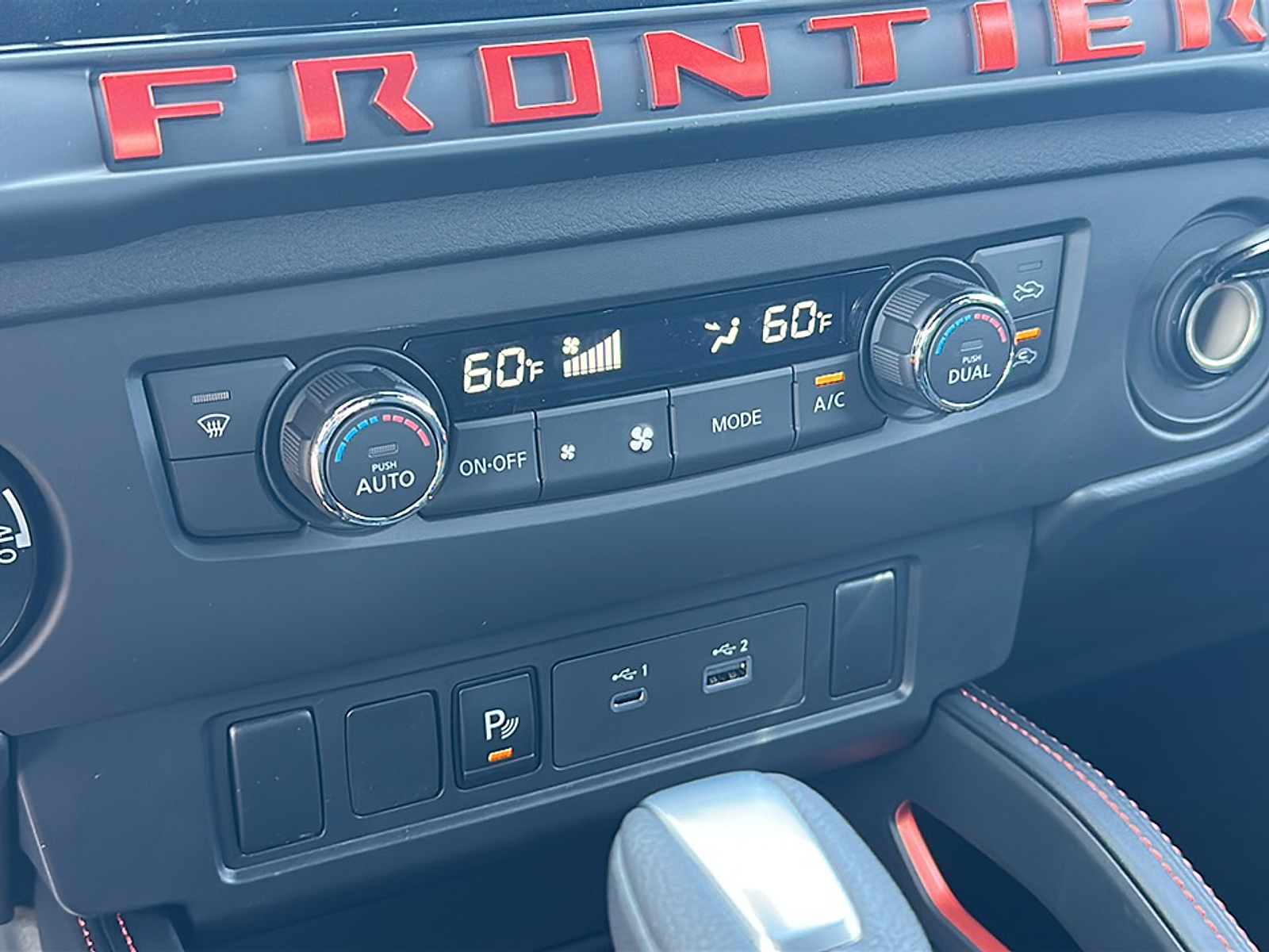 2025 Nissan Frontier Crew Cab PRO-4X photo 6