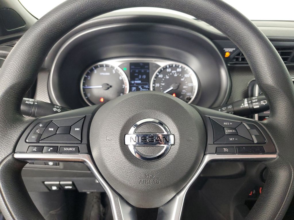 2020 Nissan Kicks S photo 22