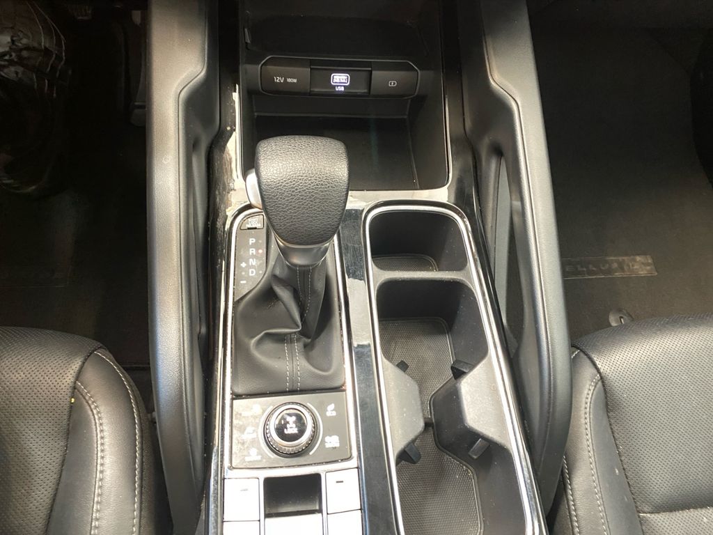 2022 Kia Telluride LX photo 17