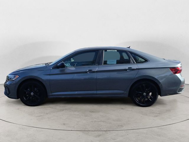 2024 Volkswagen Jetta 1.5T Sport photo 2