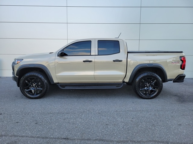 2024 Chevrolet Colorado Trail Boss photo 2