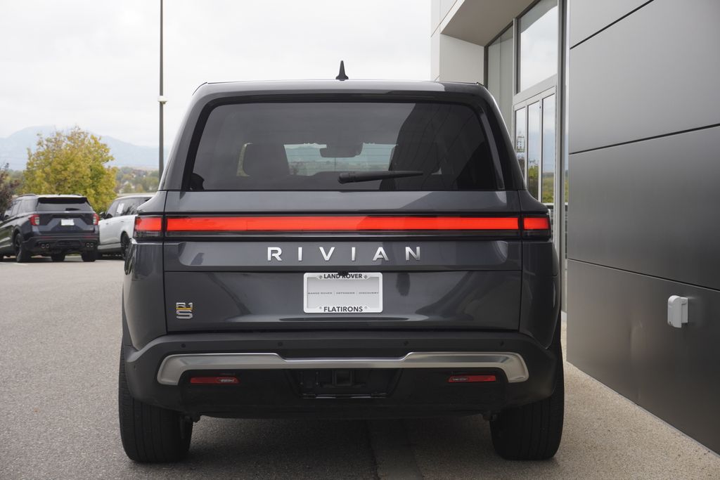 2023 Rivian R1S Launch Edition photo 4