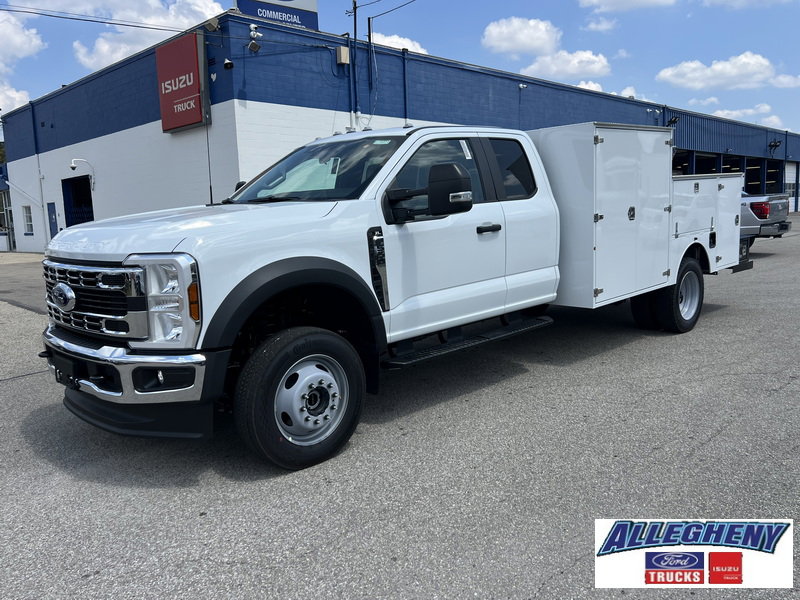 2025 Ford F-550 Super Duty Chassis Cab XL's photo