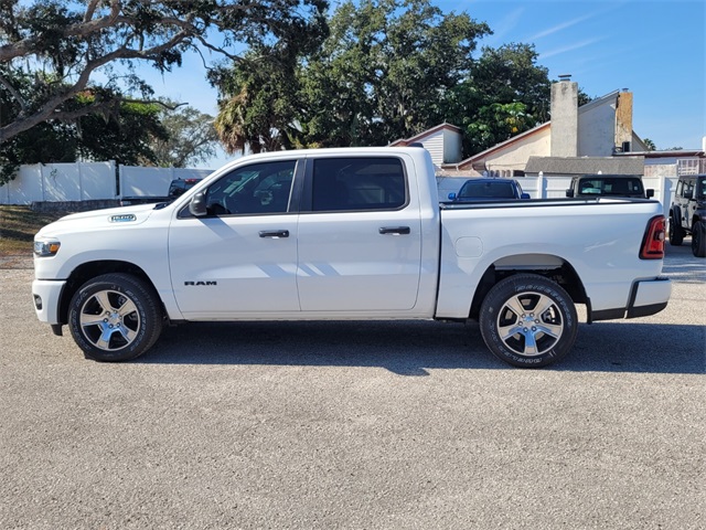 2025 Ram 1500 Tradesman photo 4