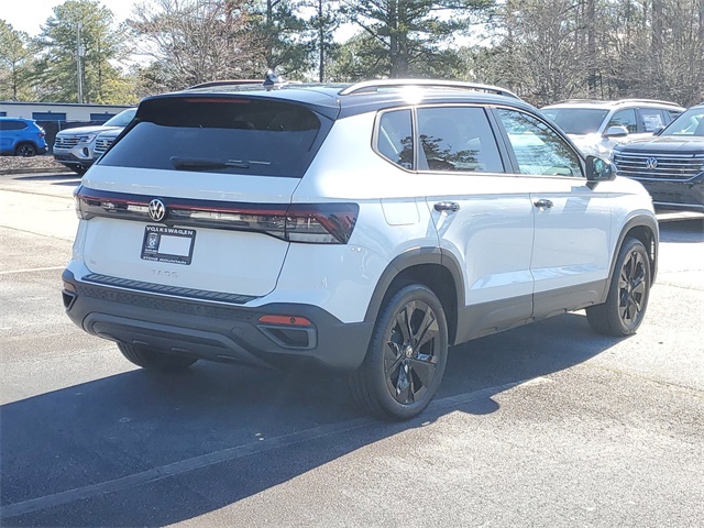2025 Volkswagen Taos SE photo 4