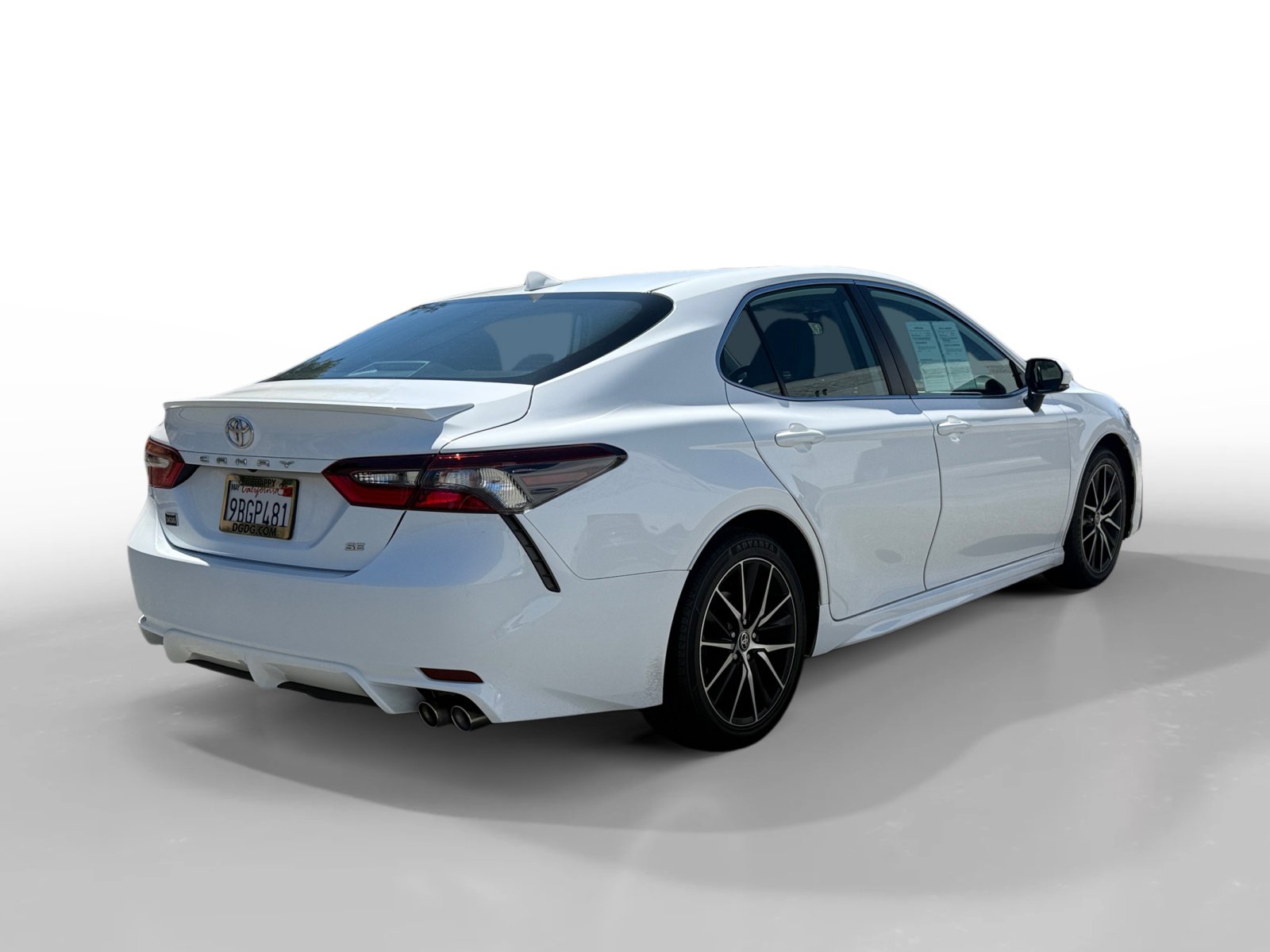 2022 Toyota Camry SE photo 5