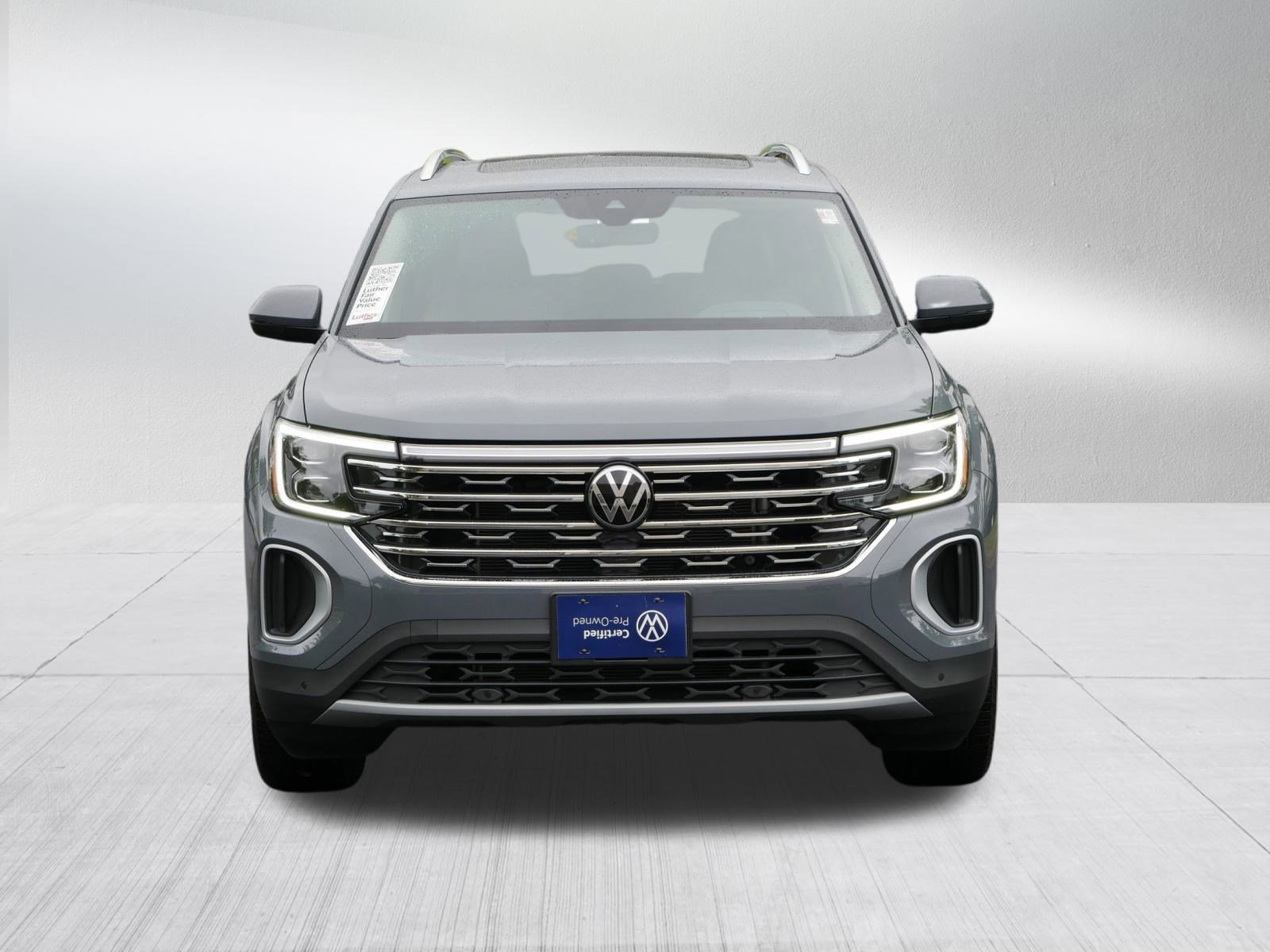 2025 Volkswagen Atlas SEL photo 2