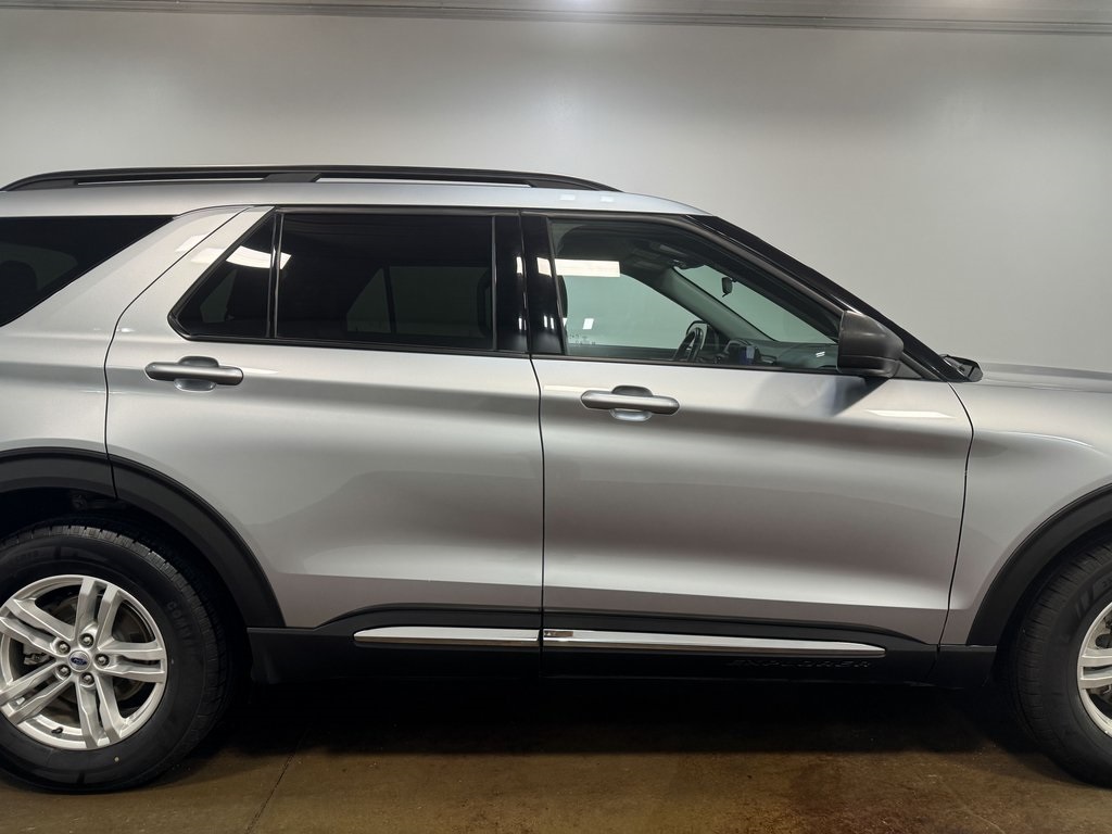 2023 Ford Explorer XLT photo 26
