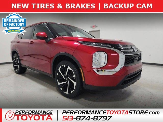 2022 Mitsubishi Outlander ES's photo