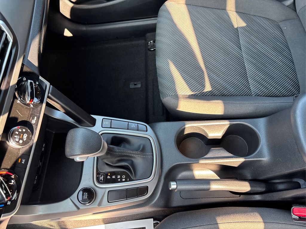 2022 Kia Seltos LX photo 18