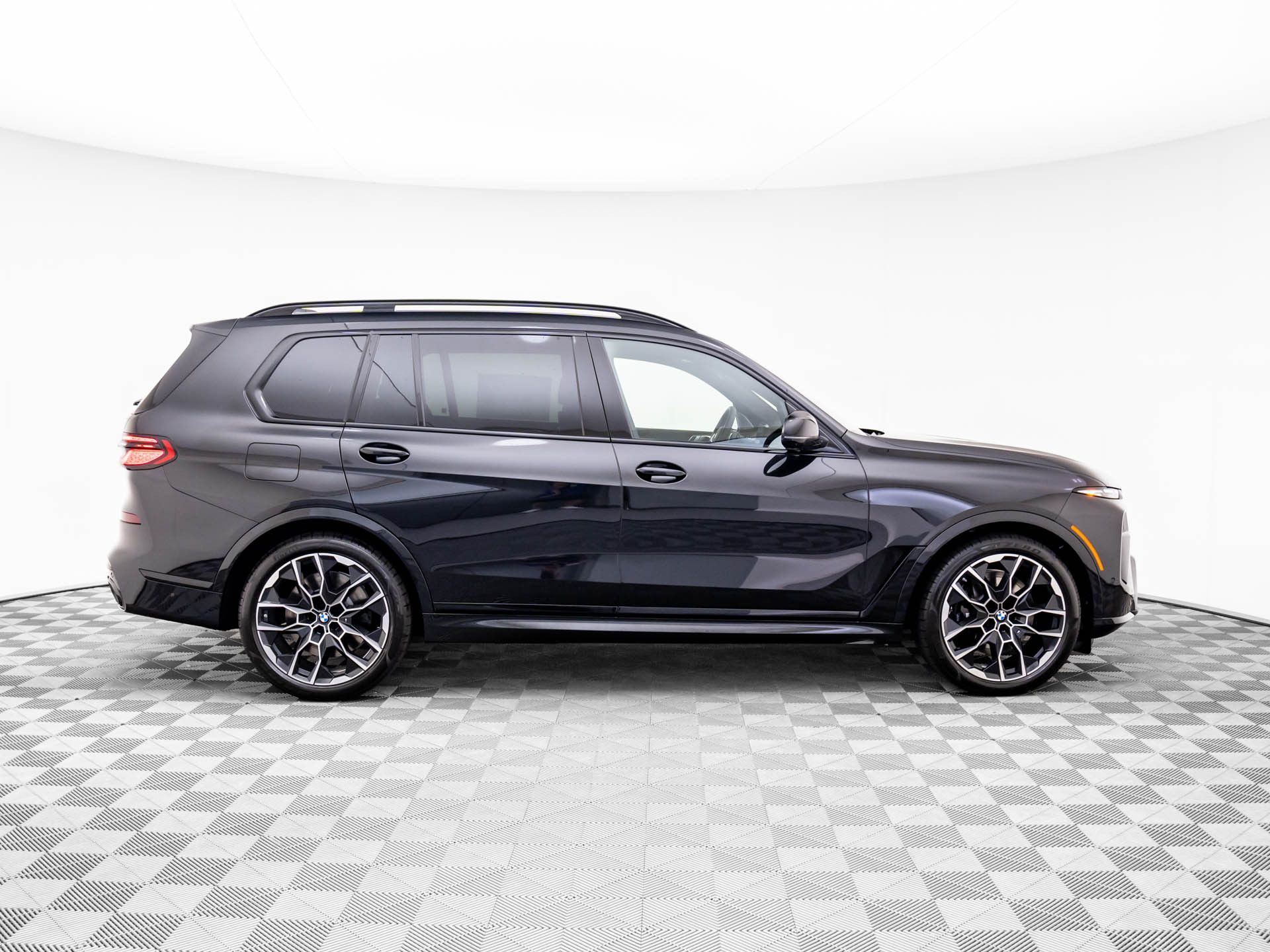 2026 Bmw X7 M60i photo 2