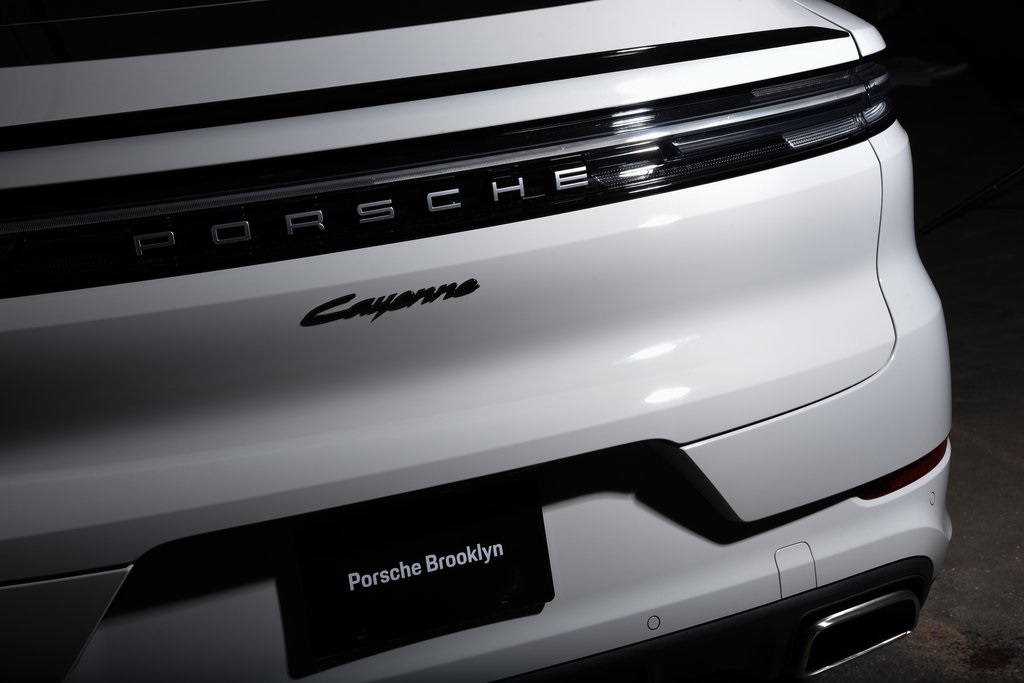 2025 Porsche Cayenne E-Hybrid photo 11