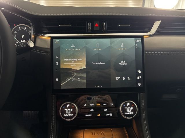 2026 Jaguar F-PACE P250 R-Dynamic S photo 17